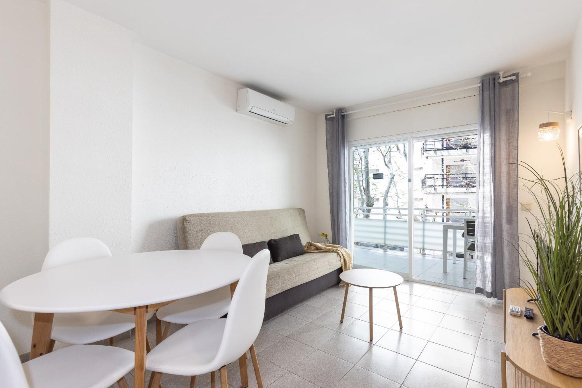 Uhc Apartamento Ruisenores ซาลอว์ ภายนอก รูปภาพ